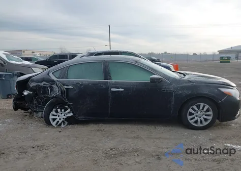 2016 Nissan Altima 2.5/2.5 S/2.5 Sl/2.5 Sr/2.5 Sv z USA, uszkodzony, nr VIN 1N4AL3AP2GN330234